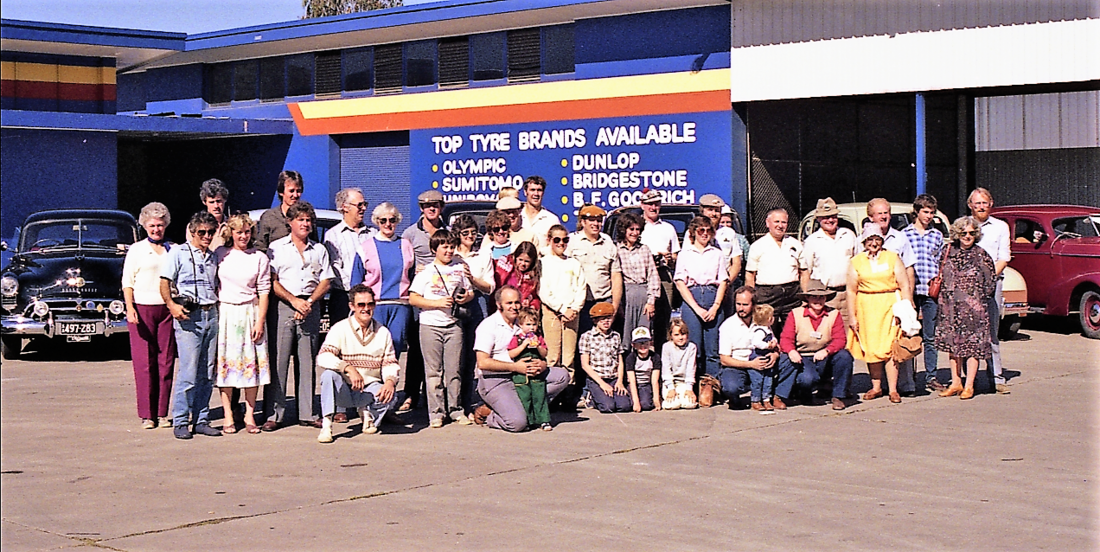 //www.oldsmobileclub.org.au/thumbnaillarge/1stNationalMeet-Parkes.png