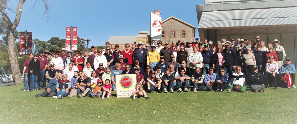 //www.oldsmobileclub.org.au/thumbnaillarge/1stNationalMeet-Parkes.png